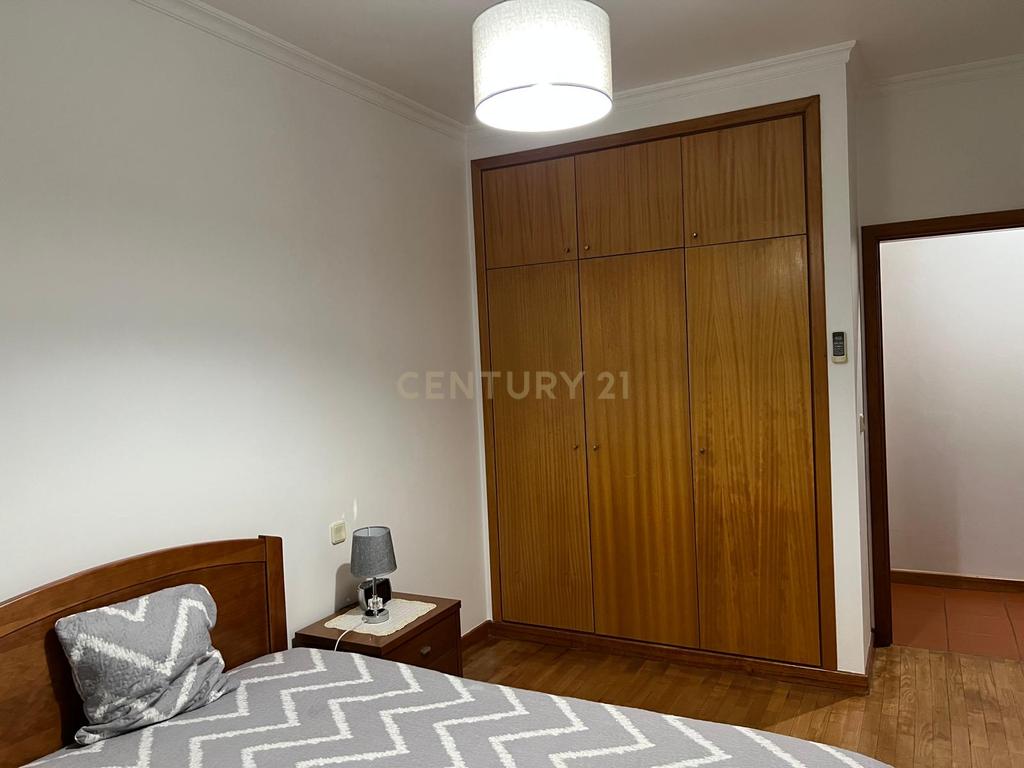 Apartamento T3 na Golegã – Conforto, Espaço e Localização Privilegiada - Image 9